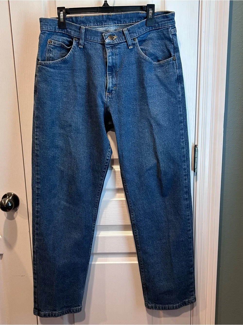 Wrangler Men's Straight Fit Jeans Medium Wash Denim Size 34x30